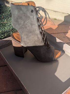 Franco Sarto Gray Suede Lace-Up Peep Toe Block Heel Sandals